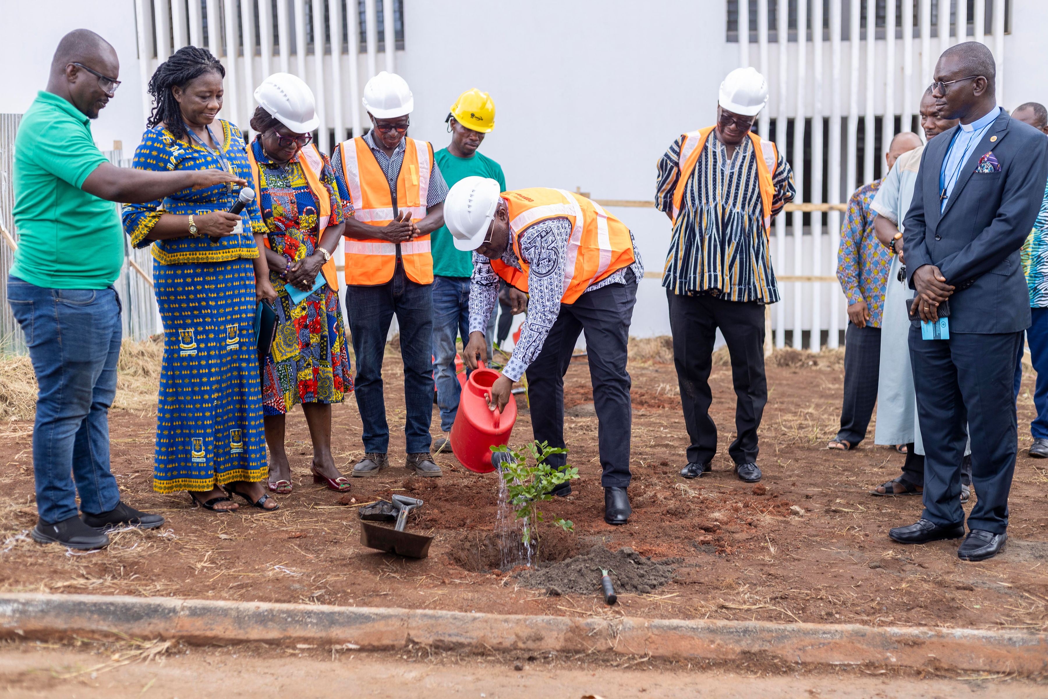 Rt. Hon. Alban Bagbin Sponsors Construction of Second Alumni Hotspot Comfort Zone On Campus